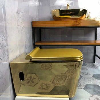 ванная комната золотистого цвета, квадратный настенный унитаз, унитаз золотистого цвета, настенный унитаз