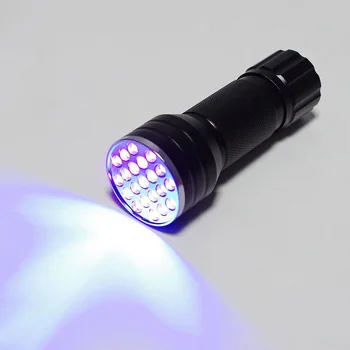 УФ-фонарик LED Blacklight с УФ-пятнами от мочи домашних животных