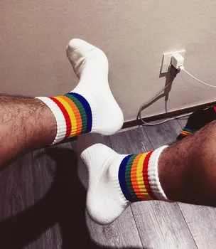 Мужские носки в радужную полоску, модные носки, впитывающие пот, футбольные, баскетбольные, спортивные, удобные носки средней длины