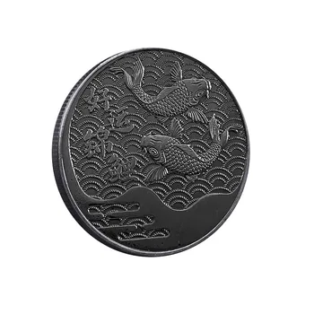 Памятные счастливые монеты китайской рыбы кои черного цвета