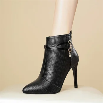 Женские зимние полусапожки на высоком каблуке, новые ботинки на тонком каблуке с острым носком, черные женские ботинки с застежкой-молнией сзади, большие размеры