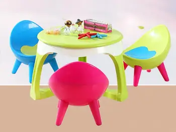 Перевернутый детский стул. Стулья и столы со спинкой для сына